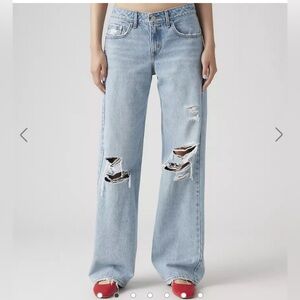 Levi’s Low Loose Jeans in 27 x 32 NWT